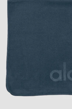 Performance No Sweat Hand Towel - Eclipse 6 Performance No Sweat Hand Towel - Eclipse -ALO Clothing Shop A0247U 02597 b1 a3