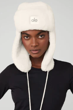 Faux Fur Polar Hat - Ivory -ALO Clothing Shop A0416U 03299 b1 s1 a1 1 m100 1360ebe6 546a 4038 824a 7a9378702324