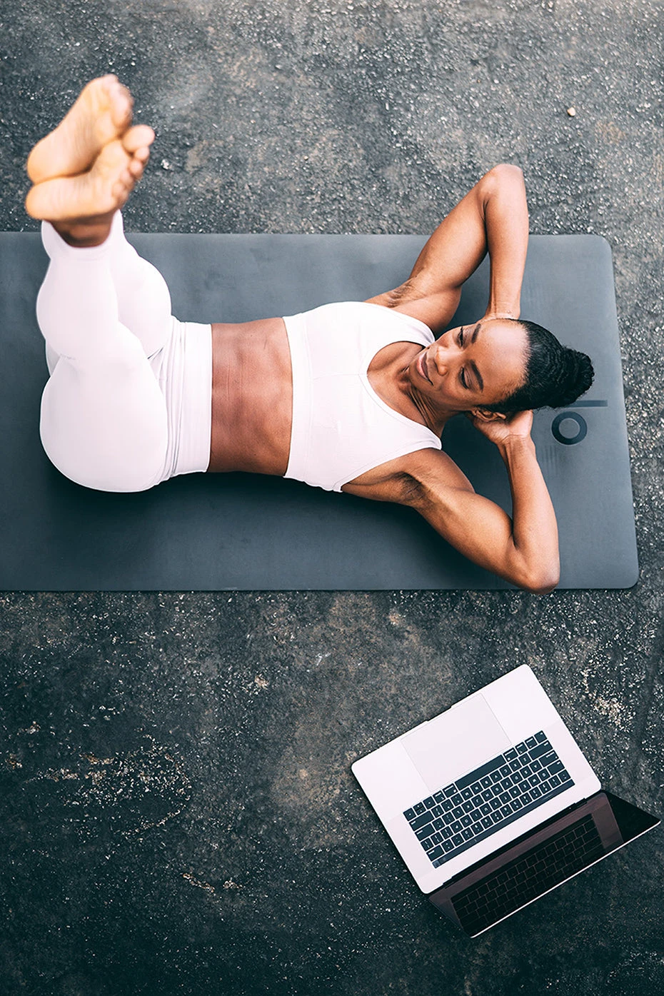 E-Gift Card: One-Year Membership To Alo Moves 3 E-Gift Card: One-Year Membership To Alo Moves - Image 3