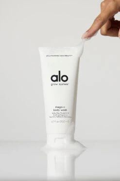 Mega-C Body Wash -ALO Clothing Shop B2007F 0001 b1 a3 b5a75809 6235 4a96 be96 aead09b9a817