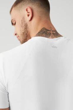 Idol Performance Tee - White -ALO Clothing Shop M1179R 00 b1 s3 a4 1 m108