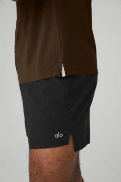 Idol Performance Tee - Espresso -ALO Clothing Shop M1179R 04064 b1 s3 a4 1 m93