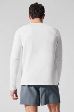 Alo Vapor Crewneck Long Sleeve - White 8 Alo Vapor Crewneck Long Sleeve - White -ALO Clothing Shop M3266R 00 b1 s1 a2 1 m214