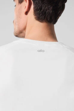 Alo Vapor Crewneck Long Sleeve - White 9 Alo Vapor Crewneck Long Sleeve - White -ALO Clothing Shop M3266R 00 b1 s1 a3 1 m214