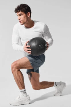 Alo Vapor Crewneck Long Sleeve - White 10 Alo Vapor Crewneck Long Sleeve - White -ALO Clothing Shop M3266R 00 b1 s1 a4 1 m214