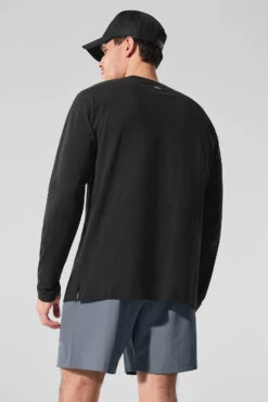 Alo Vapor Crewneck Long Sleeve - Black -ALO Clothing Shop M3266R 01 b1 s1 a2 1 m214