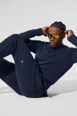 Alo Vapor Crewneck Long Sleeve - Navy 10 Alo Vapor Crewneck Long Sleeve - Navy -ALO Clothing Shop M3266R 03842 b1 s1 a5 1 m221