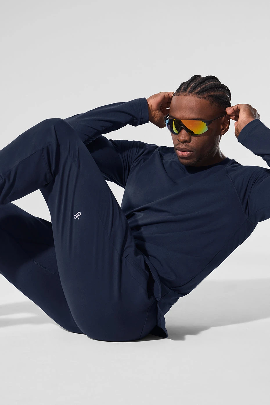 Alo Vapor Crewneck Long Sleeve - Navy 5 Alo Vapor Crewneck Long Sleeve - Navy - Image 5