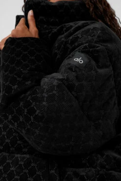 Debossed Corduroy Stage Puffer - Black -ALO Clothing Shop M4150R 01 b1 s1 a4 1 m76