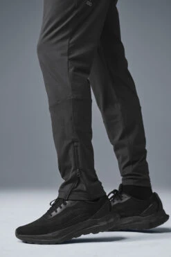 Conquer React Performance Pant - Anthracite -ALO Clothing Shop M5142R 02125 b1 s1 a4 1 m214