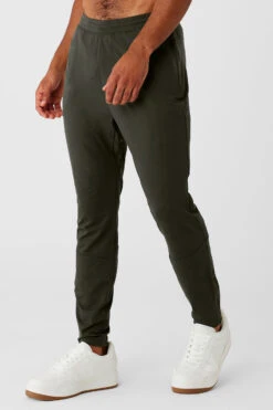 Conquer React Performance Pant - Stealth Green 7 Conquer React Performance Pant - Stealth Green -ALO Clothing Shop M5142R 04672 b1 s3 a2 1 m93