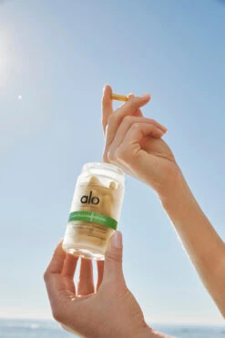 Superfood Multivitamin - 60 Pack -ALO Clothing Shop N1001F 00 b1 s1 a4 1737b153 d0d0 408e 9d18 f5597fbfe958