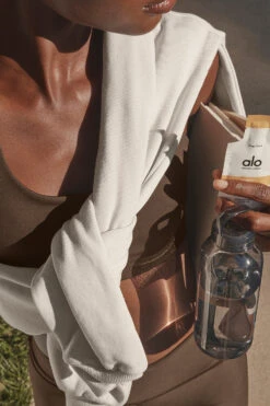 Vitamin-C Glow Shot - 10 Pack 10 Vitamin-C Glow Shot - 10 Pack -ALO Clothing Shop N1009M 00 b1 a5 6716354f 5c24 4737 ab1b 82cba6185358