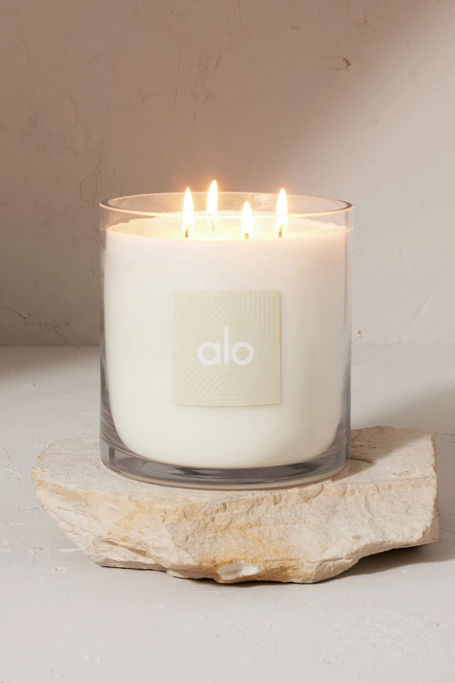 Alo Holiday Candle - 60 Oz 2 Alo Holiday Candle - 60 Oz - Image 2