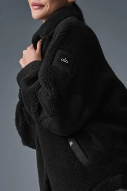 Sherpa Edge Shacket - Black 9 Sherpa Edge Shacket - Black -ALO Clothing Shop U4029R 01 b1 s1 a5 1 m54