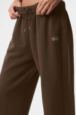 Accolade Straight Leg Sweatpant - Espresso -ALO Clothing Shop U5012RG 04064 b1 s1 a3 1 m205