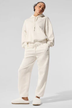 Accolade Sweatpant - Ivory 9 Accolade Sweatpant - Ivory -ALO Clothing Shop U5013RG 03299 b1 s1 a5 1 m206