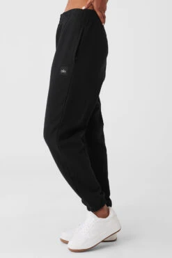 Cuffed Renown Heavy Weight Sweatpant - Black -ALO Clothing Shop U5014R 01 b1 s1 a3 1 m18