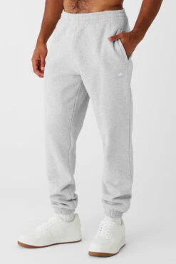 Cuffed Renown Heavy Weight Sweatpant - Athletic Heather Grey -ALO Clothing Shop U5014R 02910 b1 s3 a2 1 m93