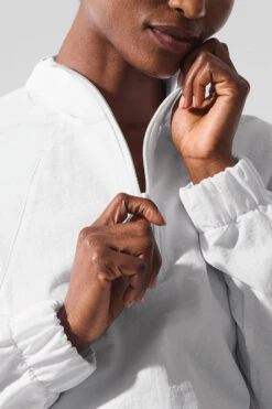 Cropped 1/4 Zip Alumni Pullover - White 6 Cropped 1/4 Zip Alumni Pullover - White -ALO Clothing Shop W3660R 00 b1 s1 a3 1 m189