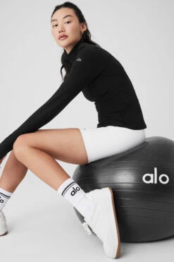 Alosoft 1/2 Zip Rapid Pullover - Black -ALO Clothing Shop W3694R 01 b1 s1 a4 2 m18