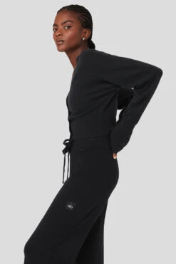 Cashmere Jet Set Cardigan - Black 6 Cashmere Jet Set Cardigan - Black -ALO Clothing Shop W3729R 01 b1 s1 a2 1 m100