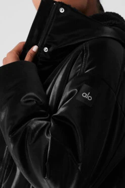 Orion Cropped Puffer - Black 8 Orion Cropped Puffer - Black -ALO Clothing Shop W4464R 01 b1 s1 a4 1 m18