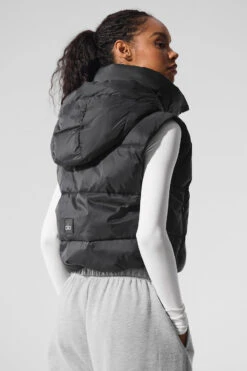 Gold Rush Puffer Vest - Black -ALO Clothing Shop W4469R 01 b1 s1 a2 1 m76
