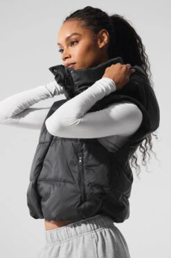 Gold Rush Puffer Vest - Black -ALO Clothing Shop W4469R 01 b1 s1 a4 1 m76