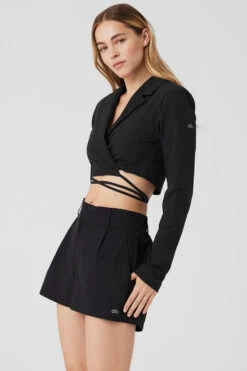 Cropped Status Blazer - Black -ALO Clothing Shop W4489R 01 b1 s1 a2 1 m89 0d5da36e 32b4 42c9 bd06 d1fdf912ebaf