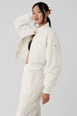Snowrider Puffer Jacket - Ivory -ALO Clothing Shop W4535R 03299 b1 s1 a3 1 m54