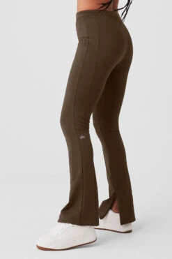 High-Waist 7/8 Zip It Flare Legging - Espresso -ALO Clothing Shop W51115R 04064 b1 s1 a2 1 m125