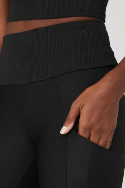 Ribbed Airlift High-Waist 7/8 Enchanted Legging - Black -ALO Clothing Shop W51195R 01 b1 s1 a4 2 m100