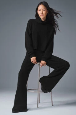 Cashmere High-Waist Plush Waffle Pant - Black 7 Cashmere High-Waist Plush Waffle Pant - Black -ALO Clothing Shop W51286R 01 b1 s1 a4 1 m191