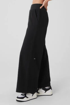 Polar Fleece High-Waist Snowdrift Wide Leg Pant - Black -ALO Clothing Shop W51379R 01 b1 s1 a2 1 m54