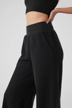 Polar Fleece High-Waist Snowdrift Wide Leg Pant - Black -ALO Clothing Shop W51379R 01 b1 s1 a4 1 m54