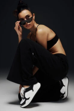 Polar Fleece High-Waist Snowdrift Wide Leg Pant - Black -ALO Clothing Shop W51379R 01 b2 s1 a1 m171 c6b884b7 2b4e 4b03 b6f2 6b26c56639b4