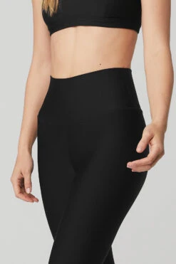 High-Waist Airlift Capri - Black -ALO Clothing Shop W5630R 01 b1 s1 a4 1 m89