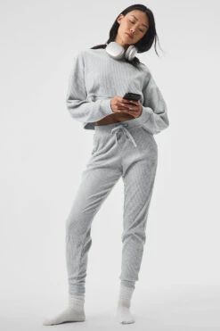 Muse Sweatpant - Athletic Heather Grey 9 Muse Sweatpant - Athletic Heather Grey -ALO Clothing Shop W5784R 02910 b1 s1 a5 1 m54