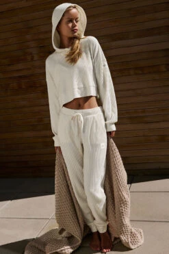 Muse Sweatpant - Ivory -ALO Clothing Shop W5784R 03299 b2 s1 a1 1 m143