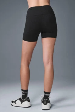 5" Airbrush High-Waist Biker Short - Black -ALO Clothing Shop W6311R 01 b1 s1 a2 m54